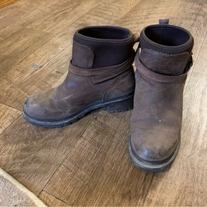 Brown waterproof muck boots
